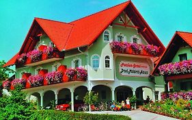 Pension Drei-Mäderl-Haus